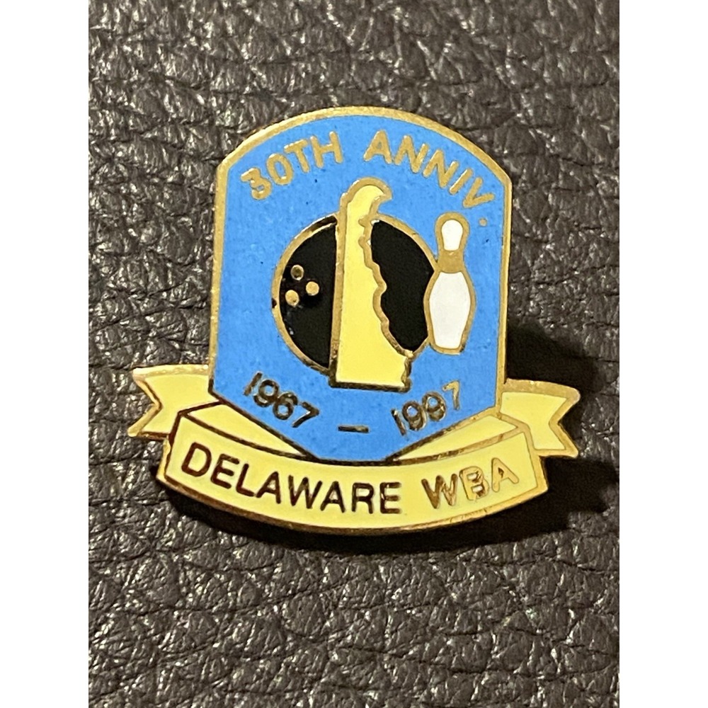 Delaware 30th Years Anniversary WBA Pin Women's Bowling Association 1967-1997